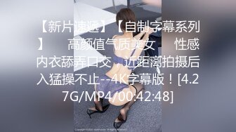 【新片速遞】【暗访良家探花】良家人妻偷情，小伙给她骚逼刮刮毛，主动拍照留念，不知道已经被偷拍了，刺激！