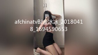 [MP4/ 486M] 老哥约白嫩00后萌妹子啪啪，粉穴奶子逼逼无毛，抬起双腿插入进进出出